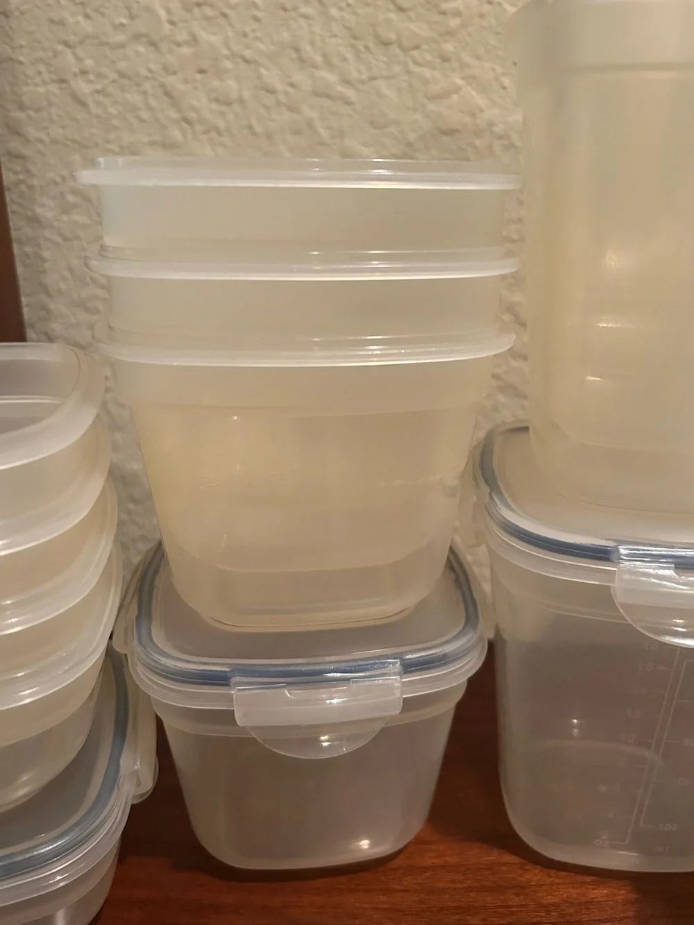 Lot of 15 Lock & Lock Containers with lids